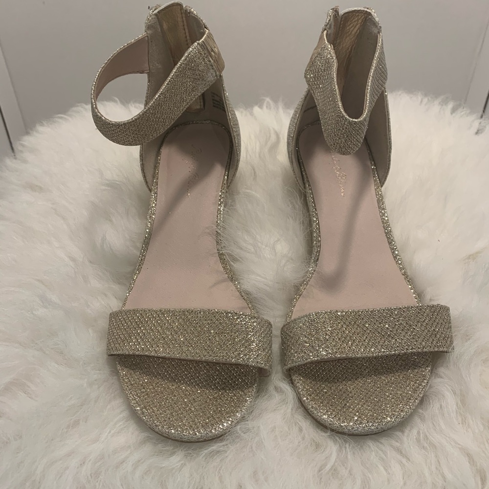 Gold tween wedge shoe